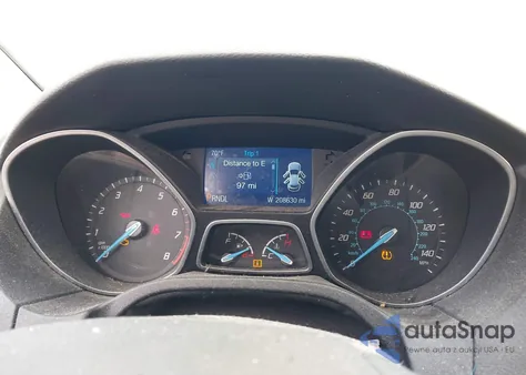 2014 Ford Focus Se z USA, uszkodzony, nr VIN 1FADP3F25EL306615